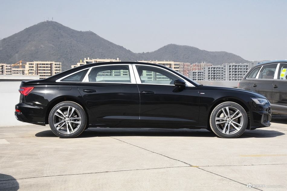奧迪A6L(4座)詳情參數(shù)_租車價(jià)格